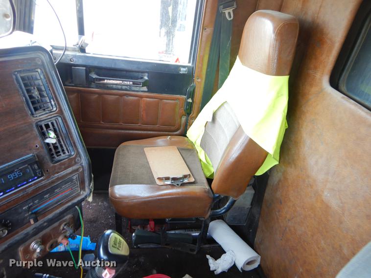 image for item EK9633 1989 Freightliner FLD dump truck