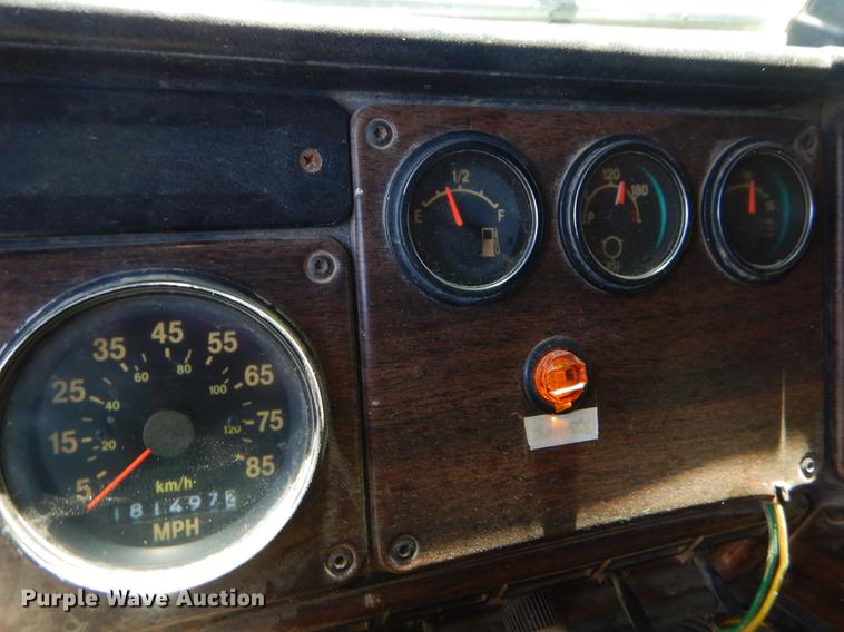 image for item EK9633 1989 Freightliner FLD dump truck