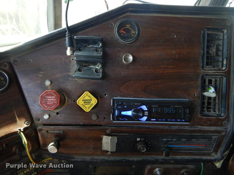 image for item EK9633 1989 Freightliner FLD dump truck