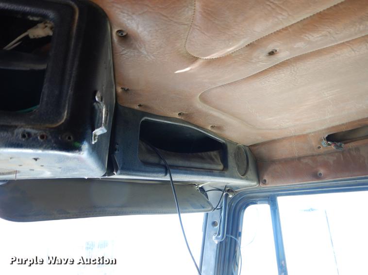 image for item EK9633 1989 Freightliner FLD dump truck