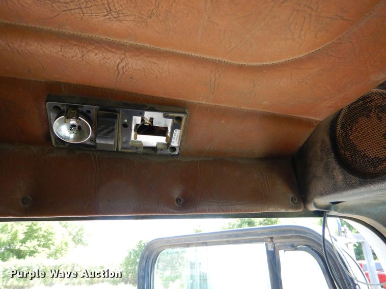 image for item EK9633 1989 Freightliner FLD dump truck