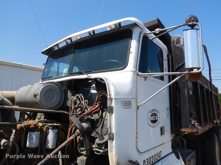 image for item EK9633 1989 Freightliner FLD dump truck