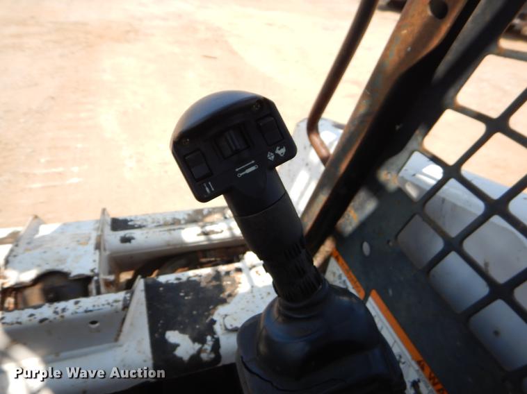 image for item EK9744 2002 Bobcat 763 skid steer