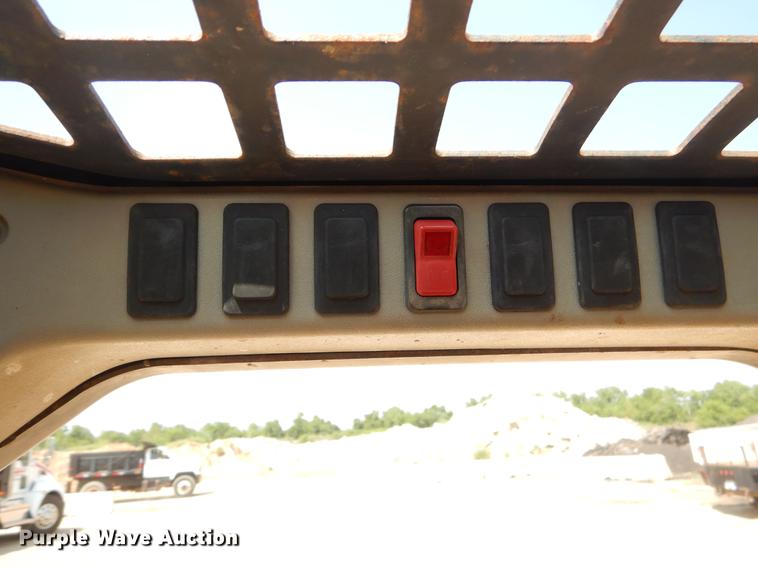 image for item EK9744 2002 Bobcat 763 skid steer