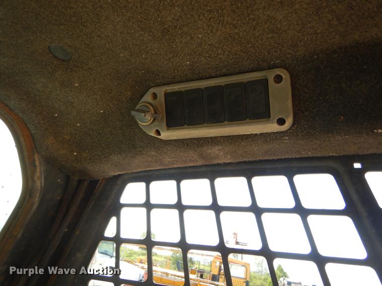 image for item EK9744 2002 Bobcat 763 skid steer