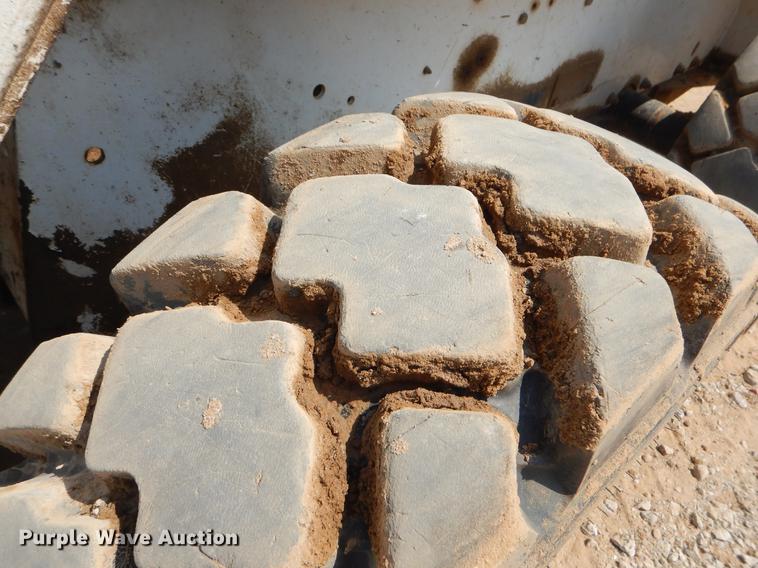 image for item EK9744 2002 Bobcat 763 skid steer