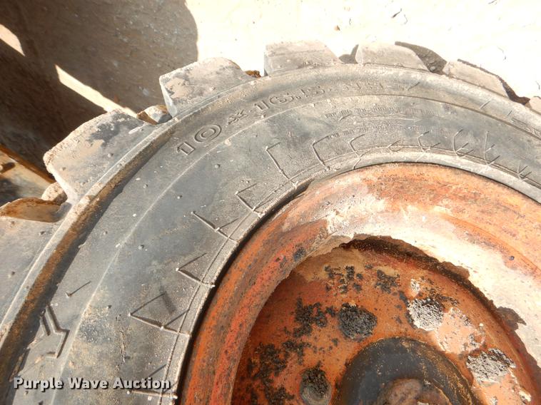 image for item EK9744 2002 Bobcat 763 skid steer