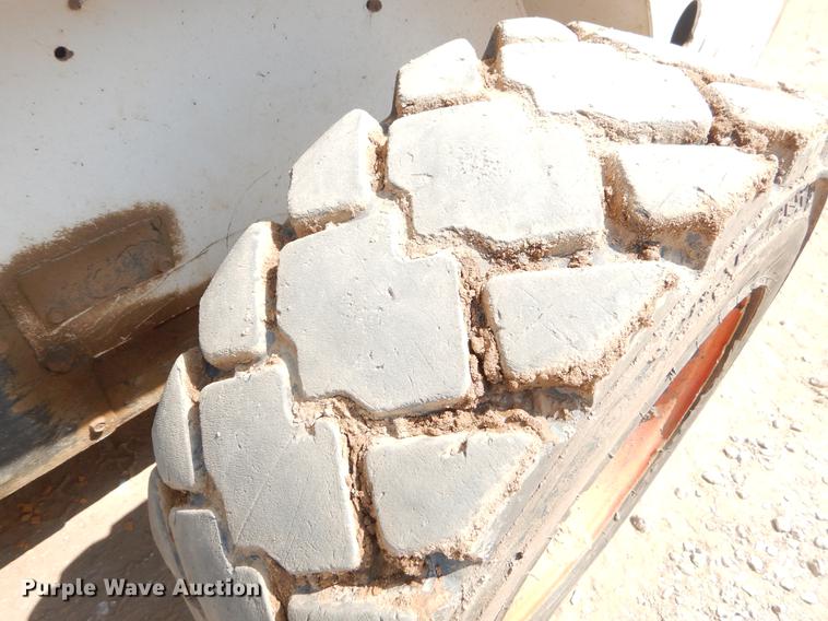 image for item EK9744 2002 Bobcat 763 skid steer