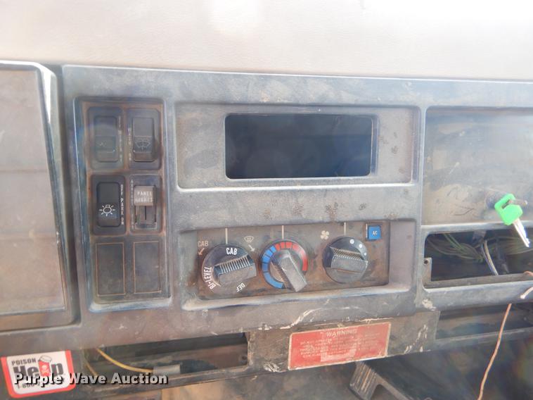 image for item EK9745 1990 International 4700 dump truck