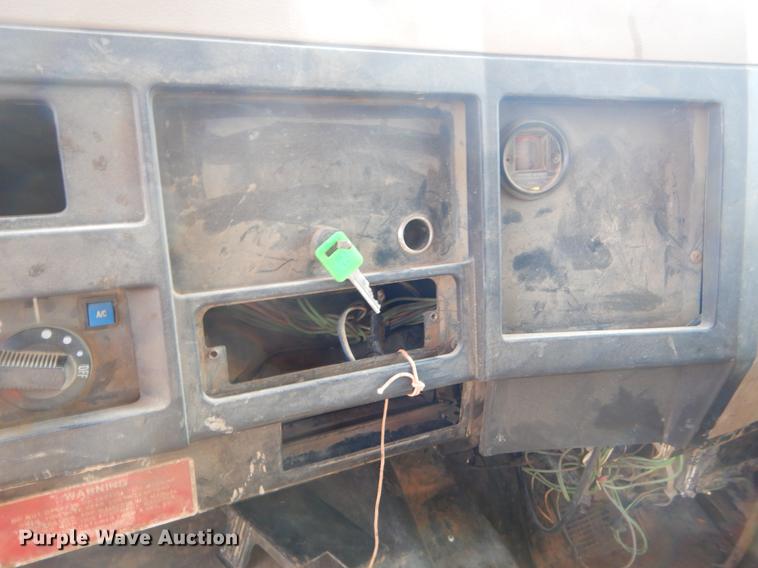 image for item EK9745 1990 International 4700 dump truck