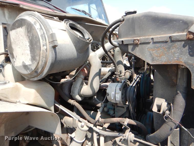 image for item EK9745 1990 International 4700 dump truck