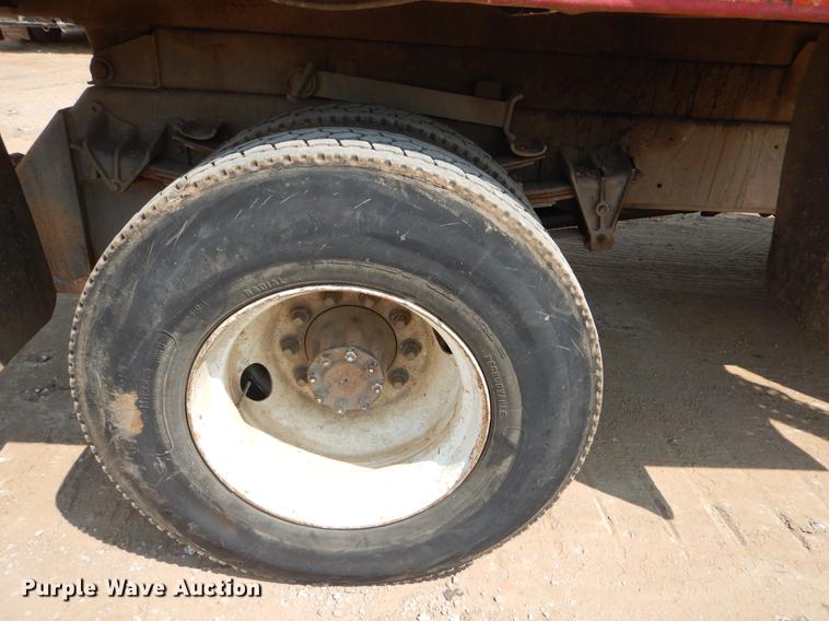 image for item EK9745 1990 International 4700 dump truck