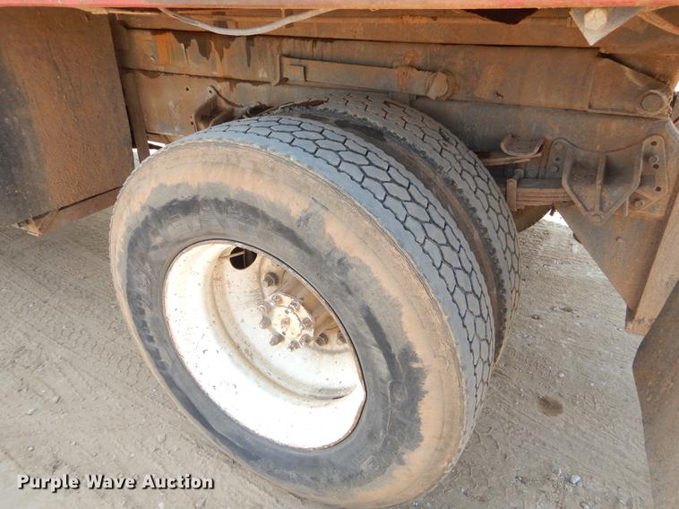 image for item EK9745 1990 International 4700 dump truck