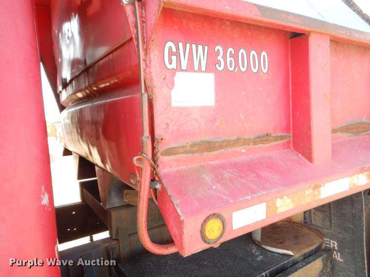 image for item EK9745 1990 International 4700 dump truck