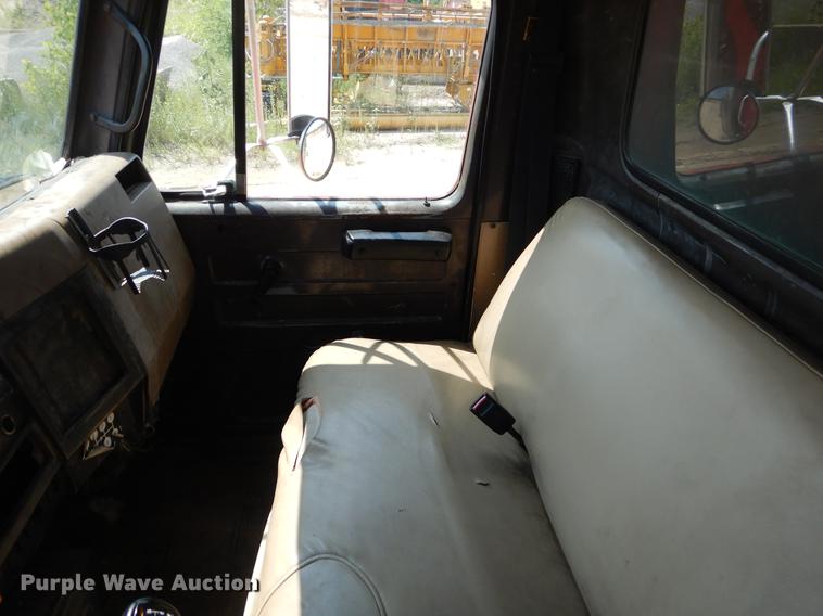 image for item EK9746 1991 International 4700 dump truck