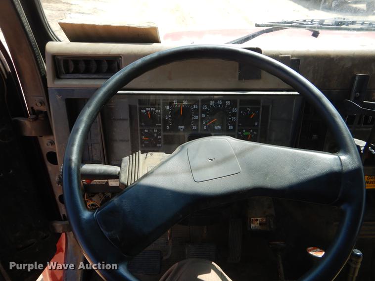 image for item EK9746 1991 International 4700 dump truck