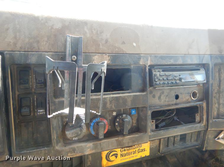 image for item EK9746 1991 International 4700 dump truck