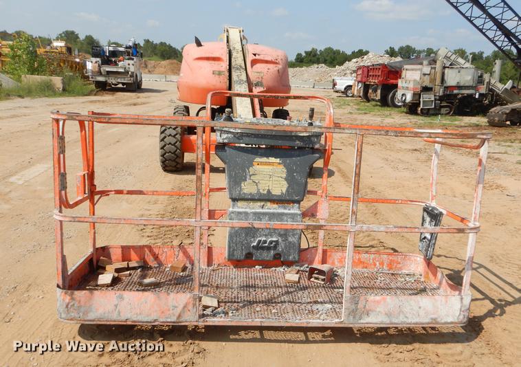 image for item EK9749 2009 JLG 400S boom lift