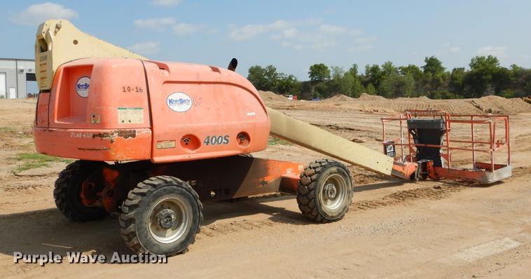 image for item EK9749 2009 JLG 400S boom lift