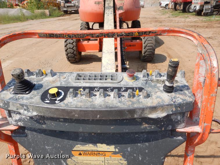 image for item EK9749 2009 JLG 400S boom lift