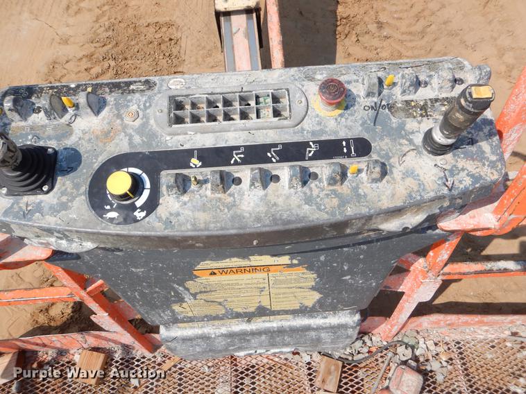 image for item EK9749 2009 JLG 400S boom lift