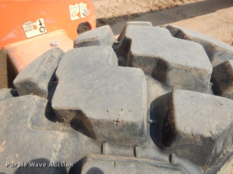 image for item EK9749 2009 JLG 400S boom lift