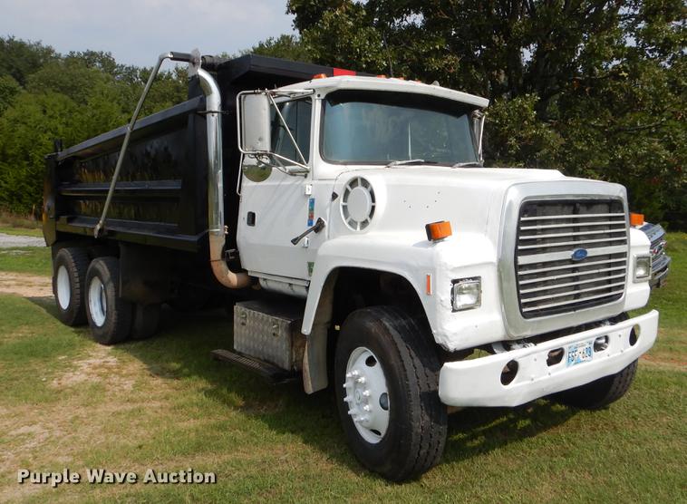 image for item EO9502 1993 Ford LT9000 dump truck