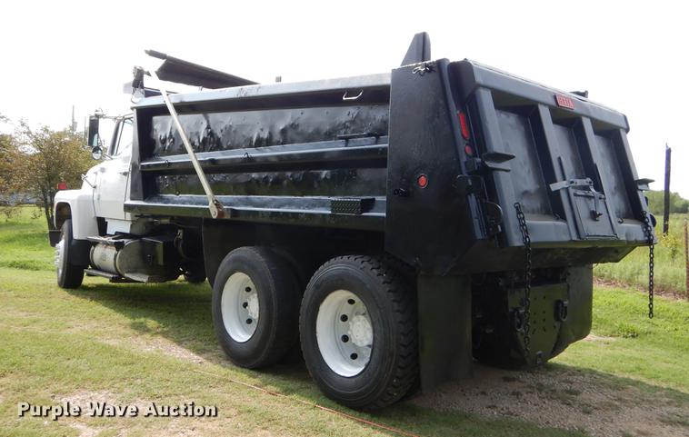 image for item EO9502 1993 Ford LT9000 dump truck
