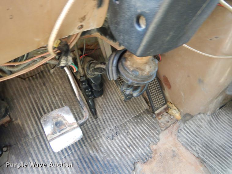 image for item EO9502 1993 Ford LT9000 dump truck