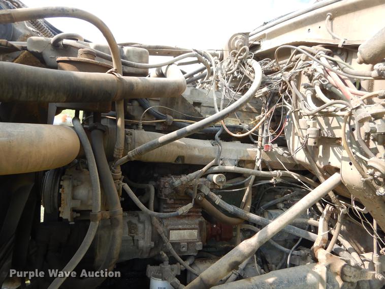 image for item EO9502 1993 Ford LT9000 dump truck