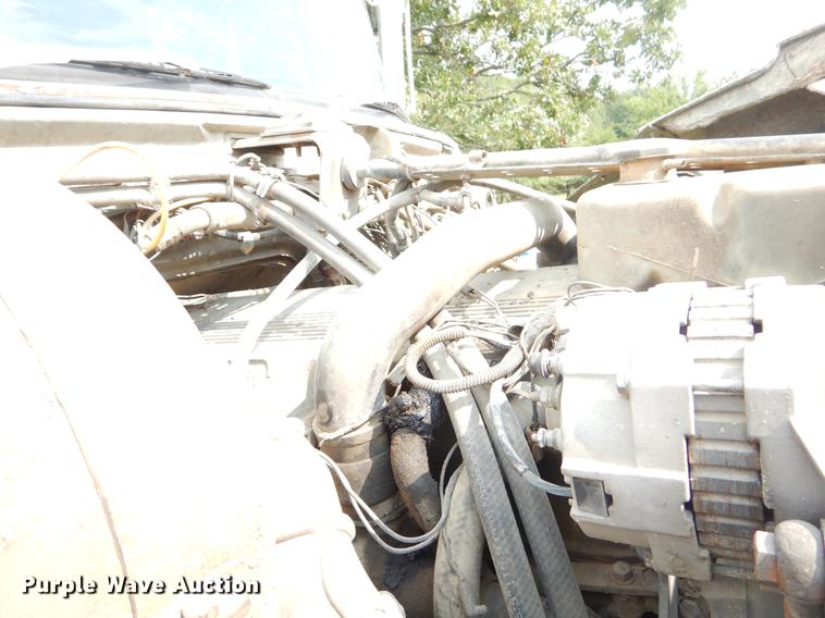 image for item EO9502 1993 Ford LT9000 dump truck