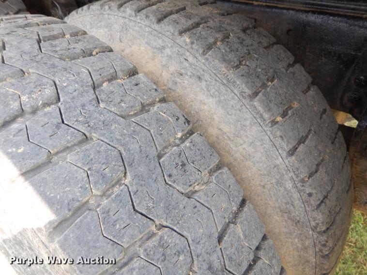 image for item EO9502 1993 Ford LT9000 dump truck