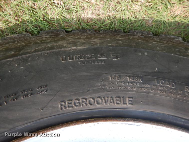 image for item EO9502 1993 Ford LT9000 dump truck