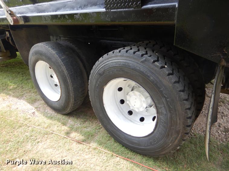 image for item EO9502 1993 Ford LT9000 dump truck