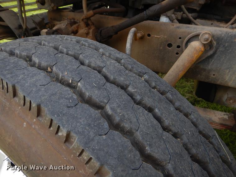 image for item EO9502 1993 Ford LT9000 dump truck