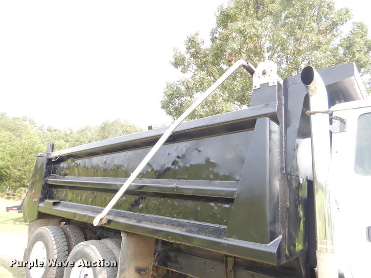 image for item EO9502 1993 Ford LT9000 dump truck