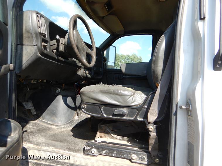 image for item EO9511 2007 GMC C7500 dump truck