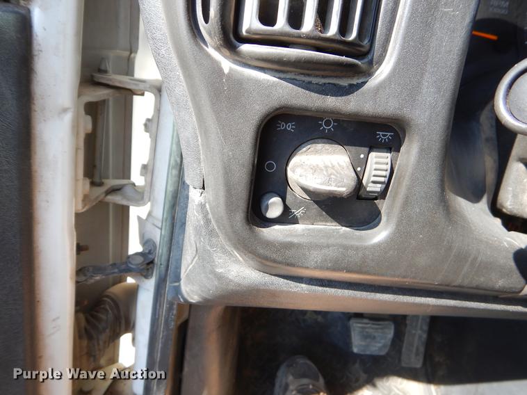 image for item EO9511 2007 GMC C7500 dump truck