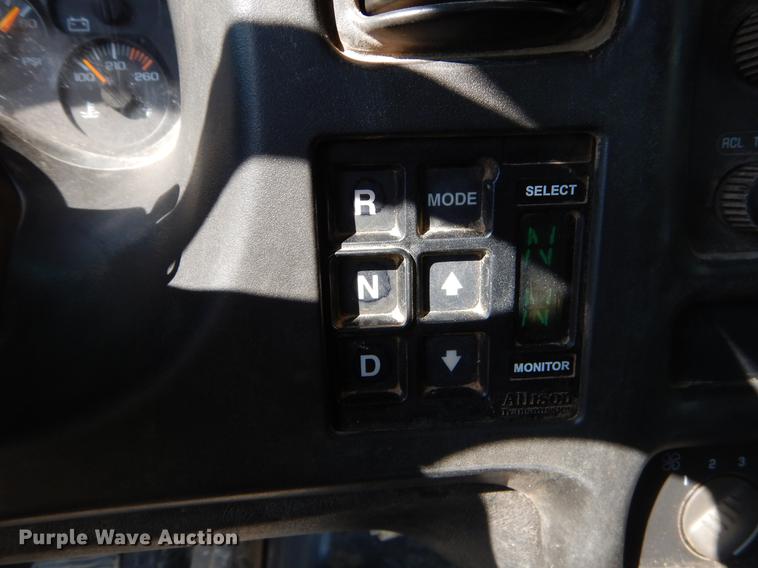 image for item EO9511 2007 GMC C7500 dump truck