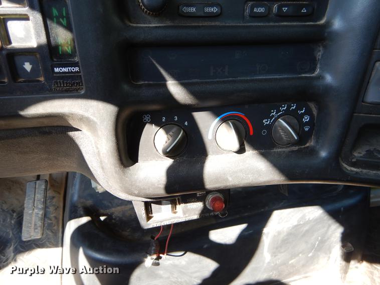 image for item EO9511 2007 GMC C7500 dump truck