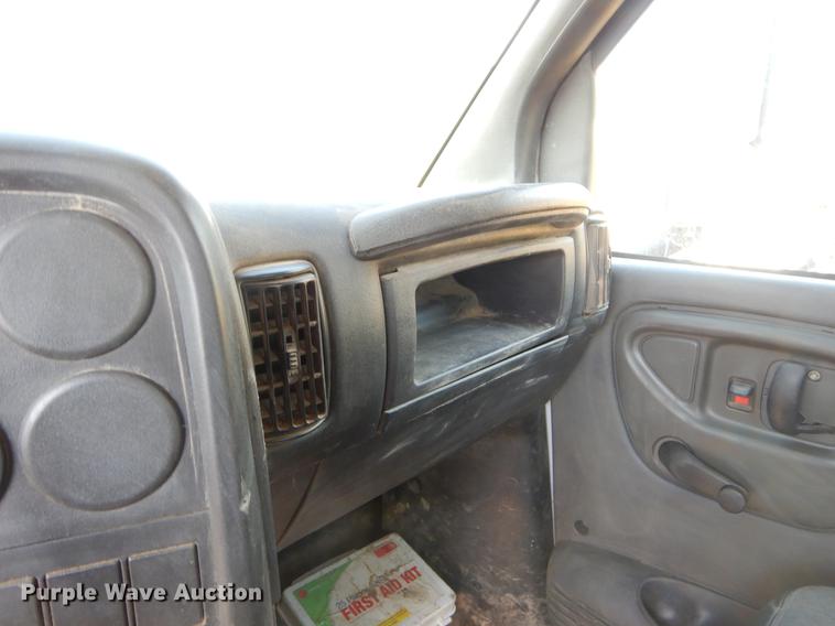 image for item EO9511 2007 GMC C7500 dump truck