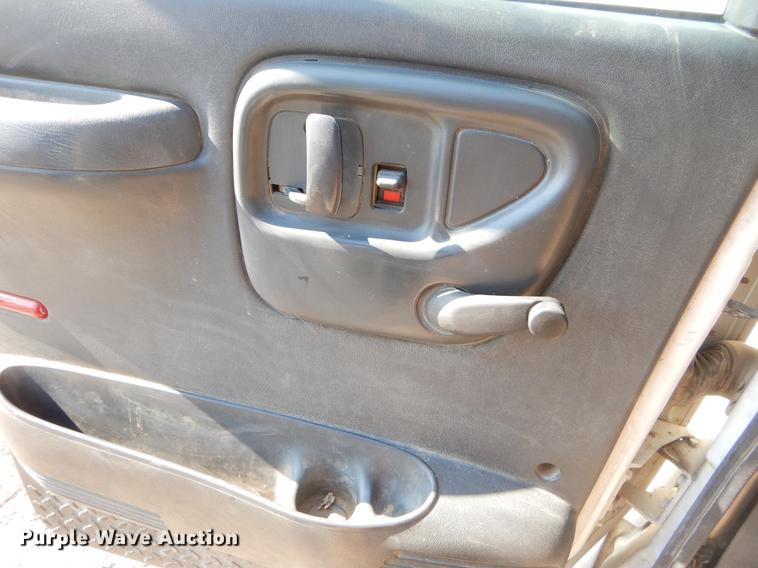 image for item EO9511 2007 GMC C7500 dump truck