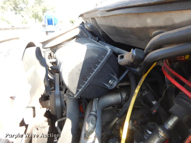 image for item EO9511 2007 GMC C7500 dump truck