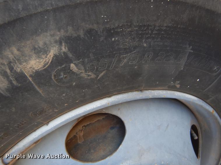 image for item EO9511 2007 GMC C7500 dump truck