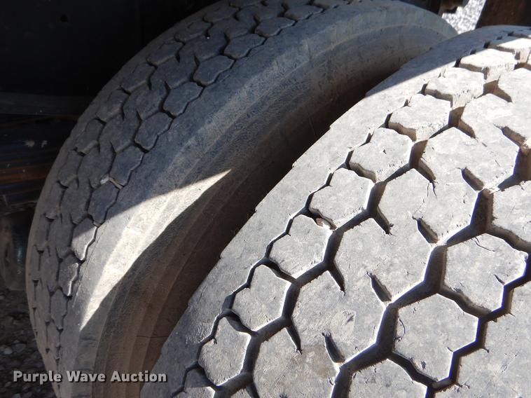 image for item EO9511 2007 GMC C7500 dump truck