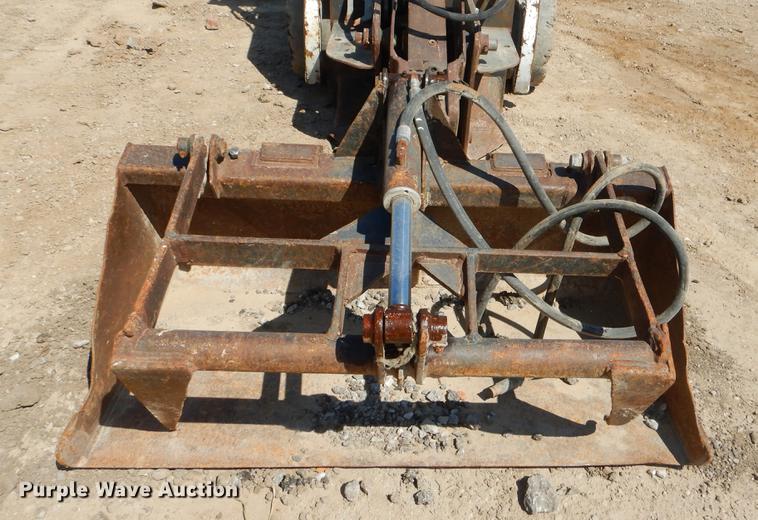 image for item EO9512 Bobcat 453 skid steer