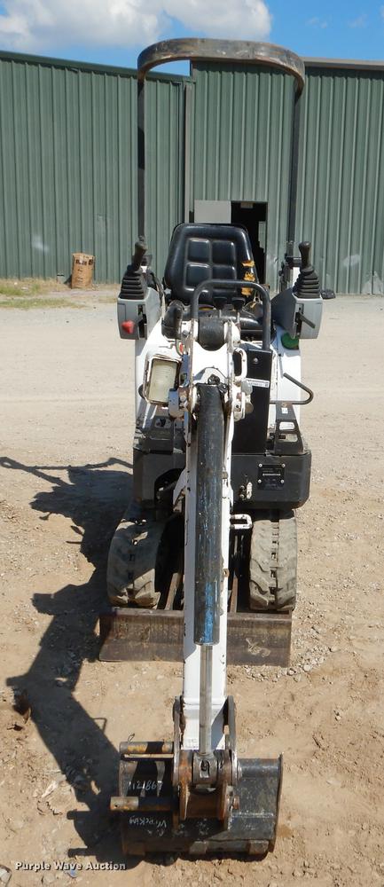 image for item EO9513 2009 Bobcat 418 mini excavator