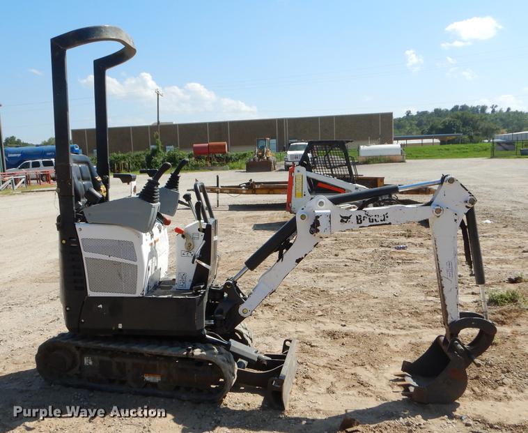 image for item EO9513 2009 Bobcat 418 mini excavator