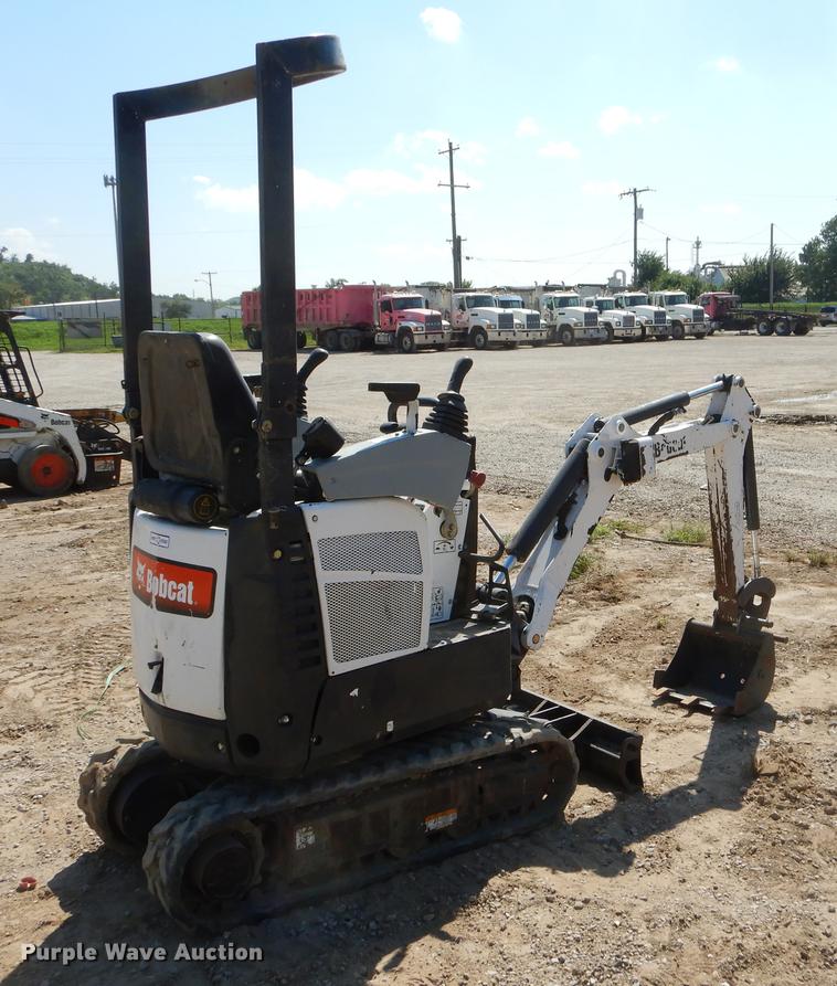 image for item EO9513 2009 Bobcat 418 mini excavator