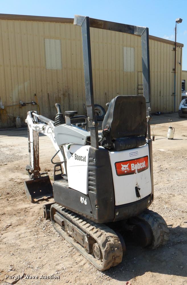 image for item EO9513 2009 Bobcat 418 mini excavator